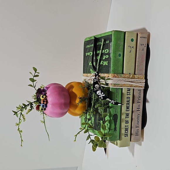 Halloween book stack decor - Picture 1 of 5